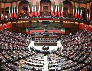 Italy in political deadlock as parliament reconvenes