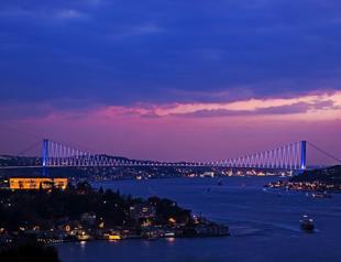 Lights out for world landmarks in nod to nature