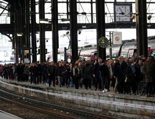 Public sector, rail workers strike in test for Macron