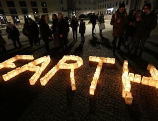 Lights go dark for Earth Hour to highlight climate change