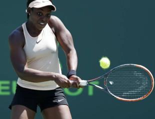 Venus, Azarenka march into Miami quarter-finals