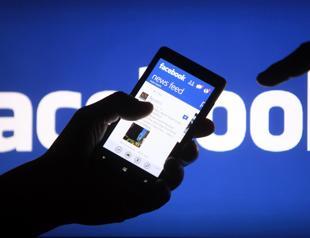 Three Facebook users sue over collection of call, text history