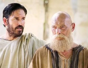 Movie theaters cash in as Hollywood turns to God