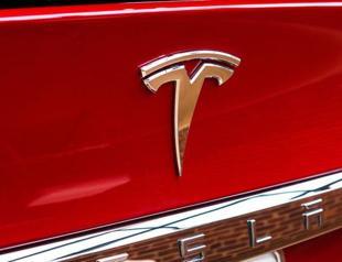 Tesla recalls 123,000 cars for power steering fix