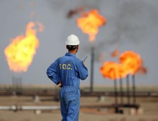 Iraq brings forward awarding of new oil contracts to April 15