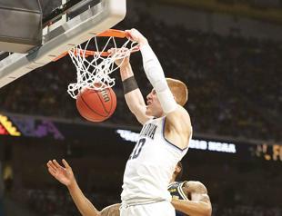 DiVincenzo fires Villanova to NCAA title