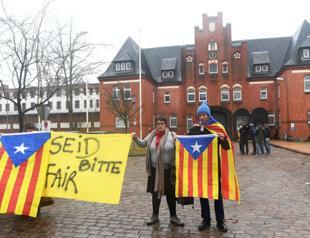 German prosecutors seek to extradite ex-Catalan leader