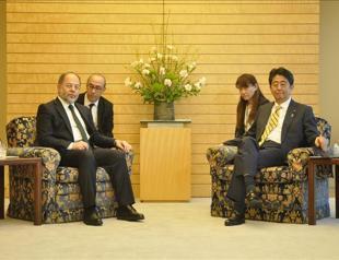 Japanese PM Abe receives Turkish Deputy PM Akdağ in Tokyo