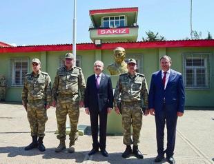 CHP leader visits Turkish troops on Syrian border after a row with Erdoğan