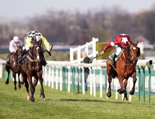 Tiger Roll wins Grand National in photo finish