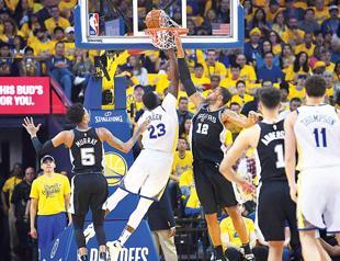 No Curry but no problem as Warriors dominate Spurs