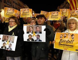 Massive march on Barcelona streets protest jailing of Catalan leaders