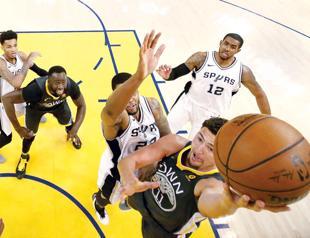 Durant, Thompson sink Spurs, Dwayne Wade stuns the Sixers