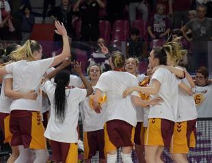 Galatasaray women claim European basketball trophy