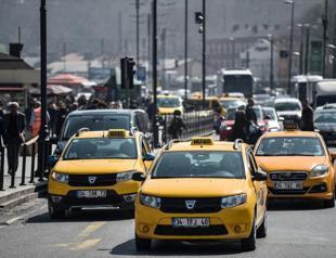 Taxi drivers, Uber square up on Istanbul’s roads