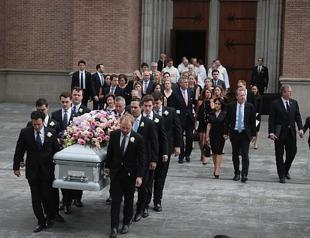 Past presidents, family and friends bid farewell to Barbara Bush