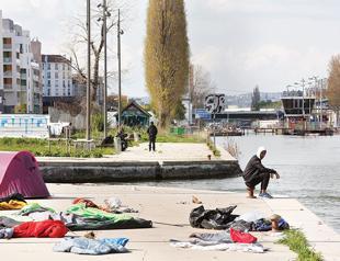 French lawmakers approve controversial immigration law