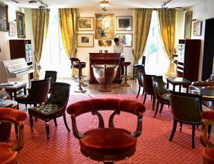 Frances Ritz hotel smashes record with furniture sell-off