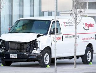 Driver kills 10, injures 15 plowing van into Toronto sidewalk crowd