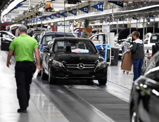 German business confidence falls amid trade tensions