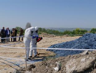 Two suspects detained over chemical waste dumped in Istanbul lake