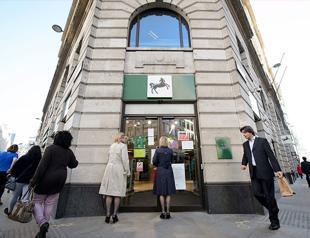 UK economy slows sharply, investors cut bets on May rate hike