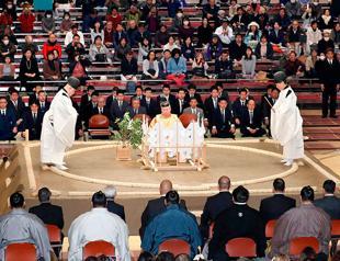 Japan Sumo Association to consider opinions on female ban