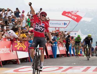 Cloud hangs over history-seeking Froome at Giro