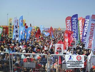 Thousands of people across Turkey celebrate May Day
