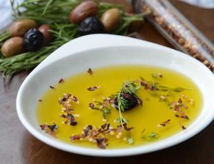Turkish and Italian heirs of olive oil meet at Istanbul festival