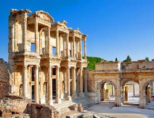 Austrian minister thanks Turkey for resuming excavations in Ephesus