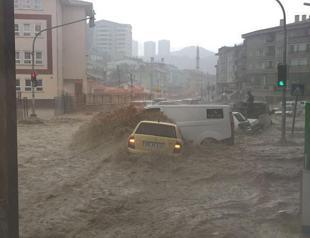 Six injured in flash floods in Turkish capital Ankara