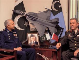 Turkeys top soldier Akar meets Pakistani Air Force Chief in Islamabad