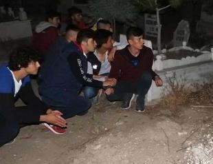 Curious locals turn ‘mystery of crying girl’ in Çorum cemetery into festivity