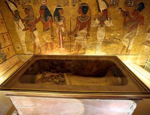 Egypt says no hidden rooms in King Tuts tomb after all