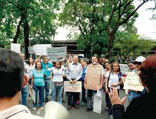 Venezuela inflation hits 13,779 percent, parliament says