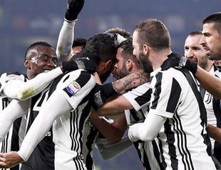 Juventus on verge of title as Roma looks to gatecrash party
