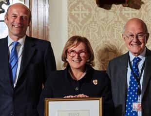 Leading Turkish businesswoman gets Responsible Capitalism Award in UK