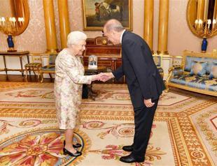 Erdoğan meets with Queen Elizabeth in UK