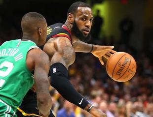 LeBron scores 44 to shoulder Cavs