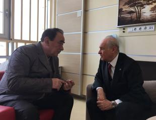 MHP leader Bahçeli visits notorious mafia leader Çakıcı in hospital