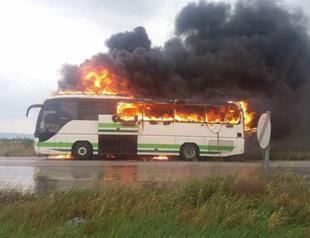 Greek bus gets struck by lightning, burned into ground by Turkey-Greece border