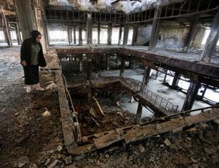 In Mosul, young volunteers help bring city back to life