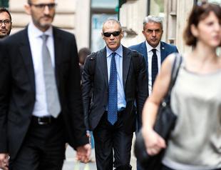 Financial turmoil engulfs Italy, euro plunges amid political uncertainty