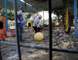 Gaza militants launch barrages across border, Israel hits back with air strikes