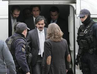 Greece frees eight Turkish soldiers accused of coup links