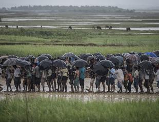 First monsoon rains pound Rohingya camps