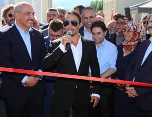 ‘Salt Bae’ inaugurates mosque in his Turkish hometown