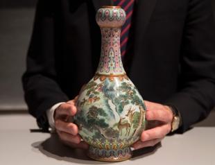 Chinese vase found in attic sells for 16.2 million euros