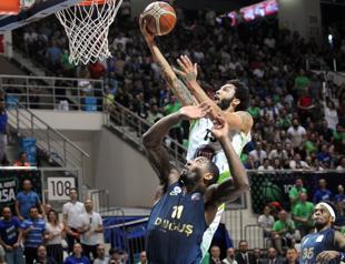 Fenerbahçe one win away from Turkish basketball league title